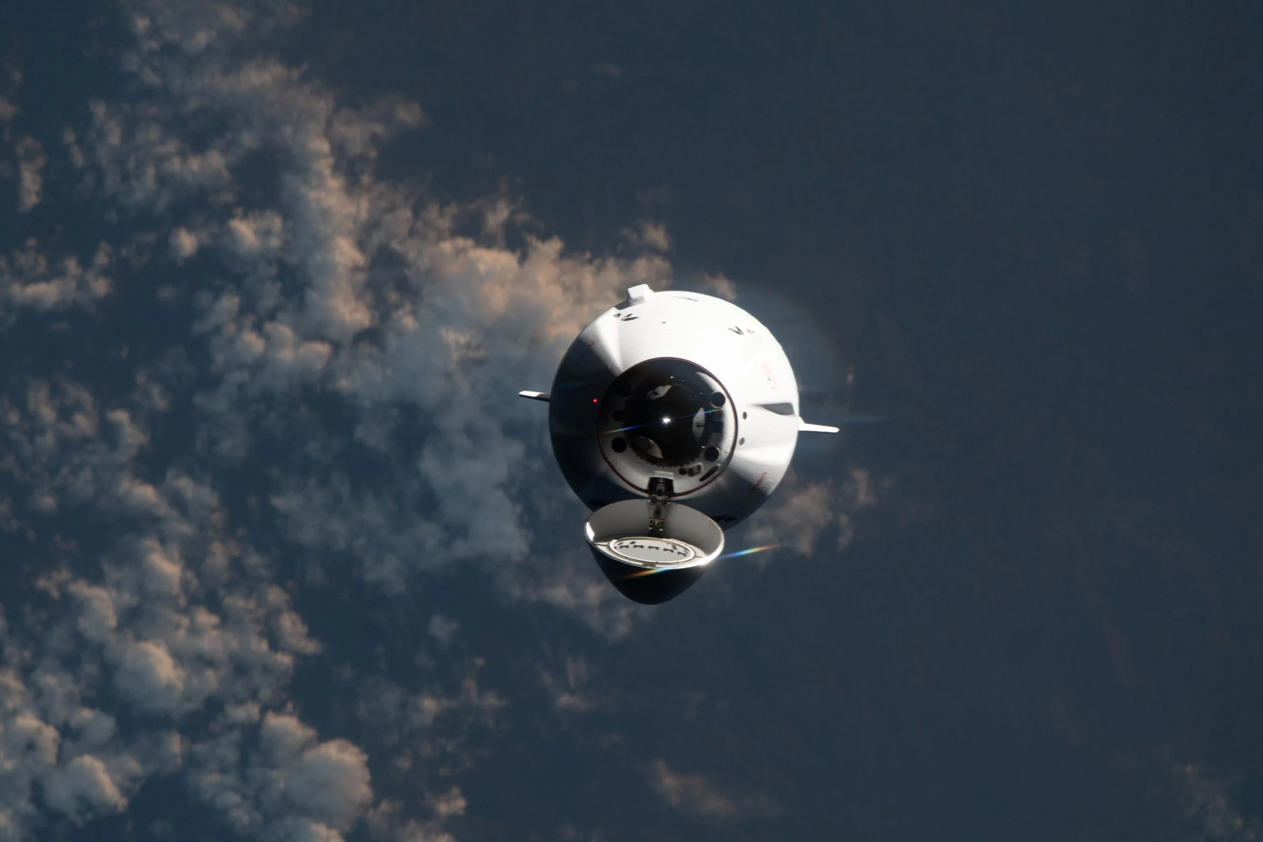 Dragon&amp;#39;s Daring Return: SpaceX Capsule Heads for Florida Splashdown